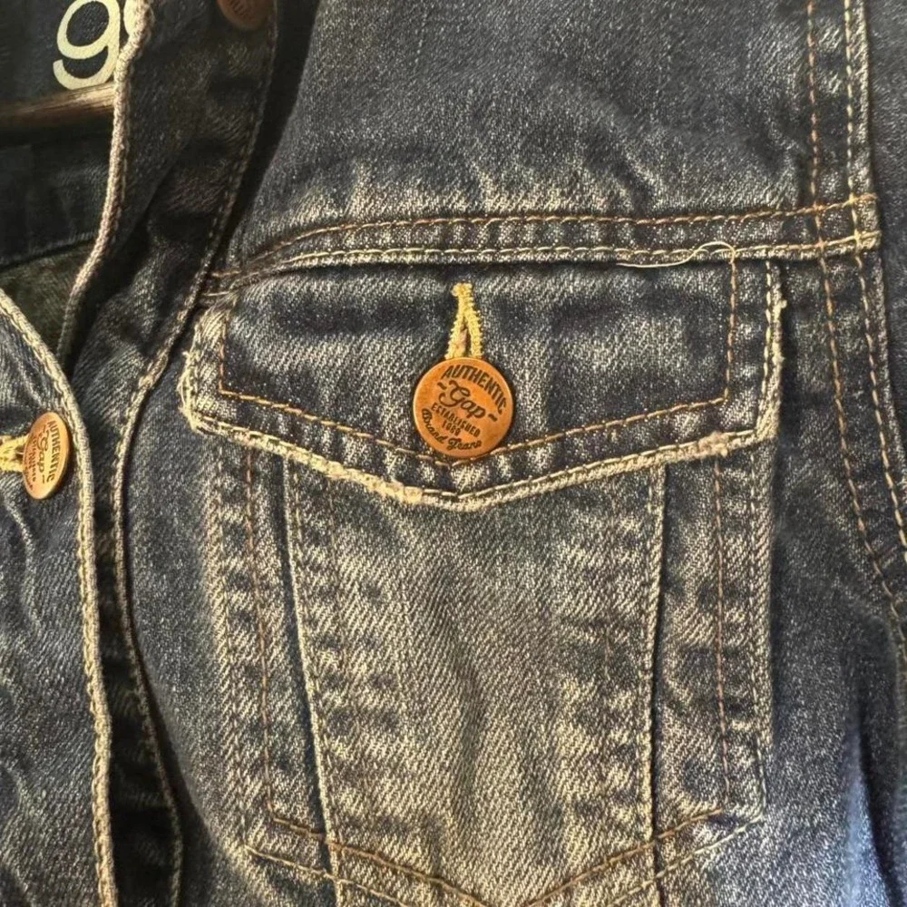 Gap Girls Blue Denim Jacket With Button Up Front and Pockets Size XL 100% Cotton